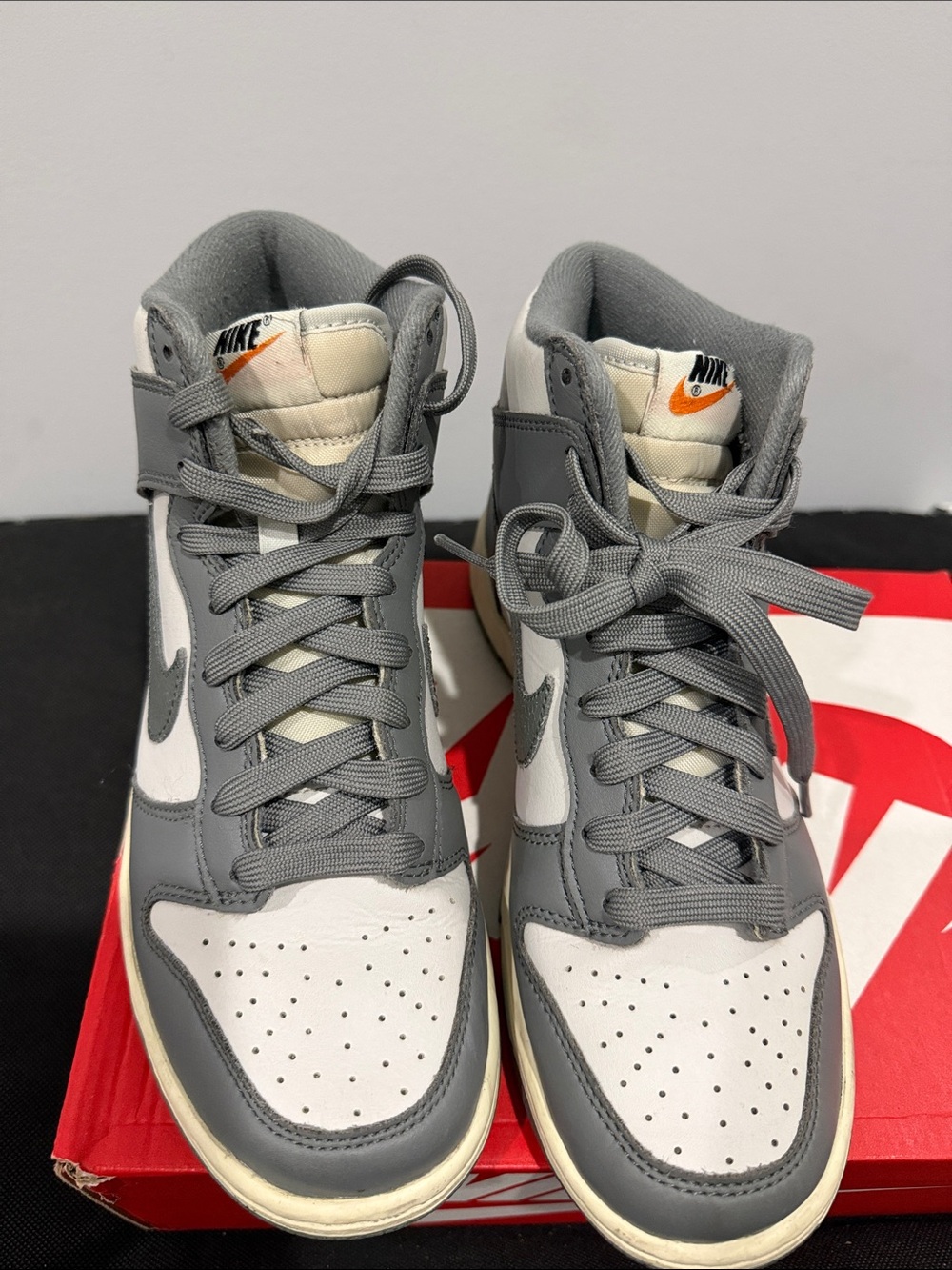 Nike Dunks Kids' High-Top Sneakers in Gray and White - Picture 4 of 6